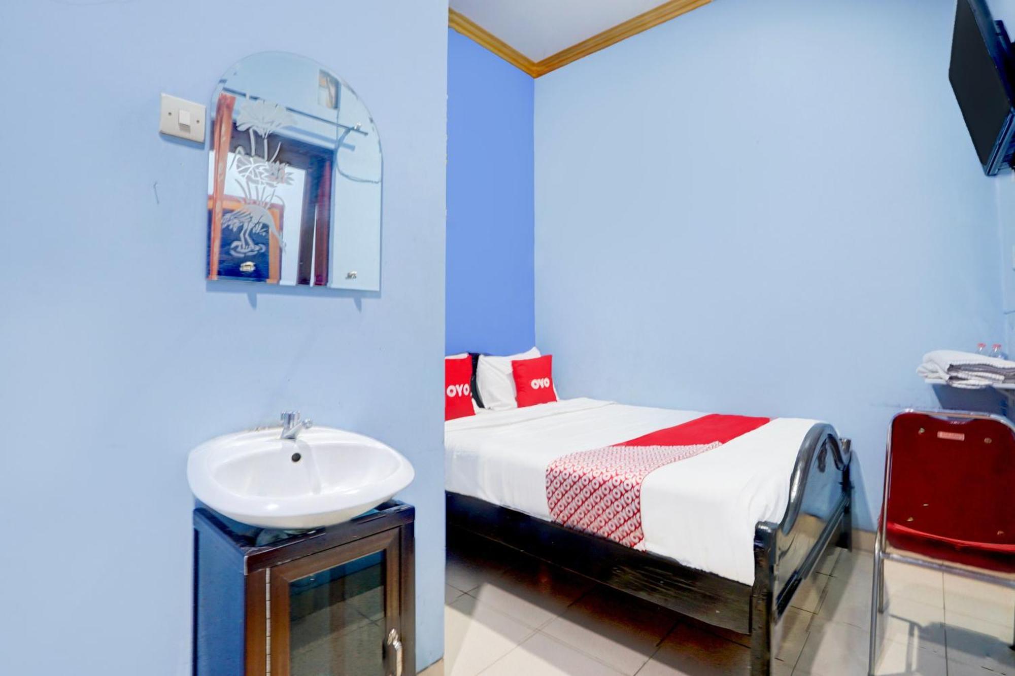 Oyo Life 93083 Nova Jaya 3 Homestay Syariah Lamongan Extérieur photo