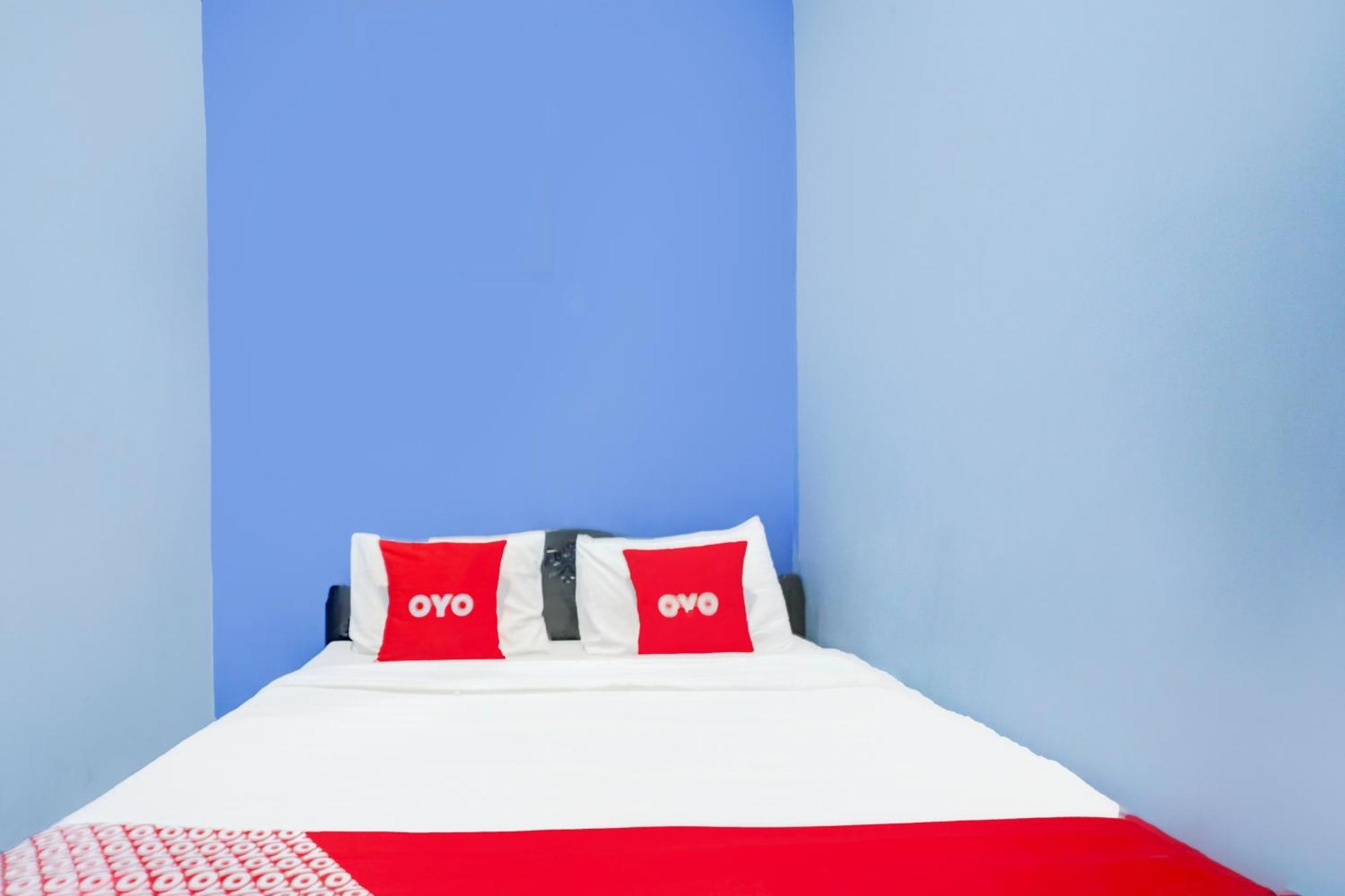 Oyo Life 93083 Nova Jaya 3 Homestay Syariah Lamongan Extérieur photo