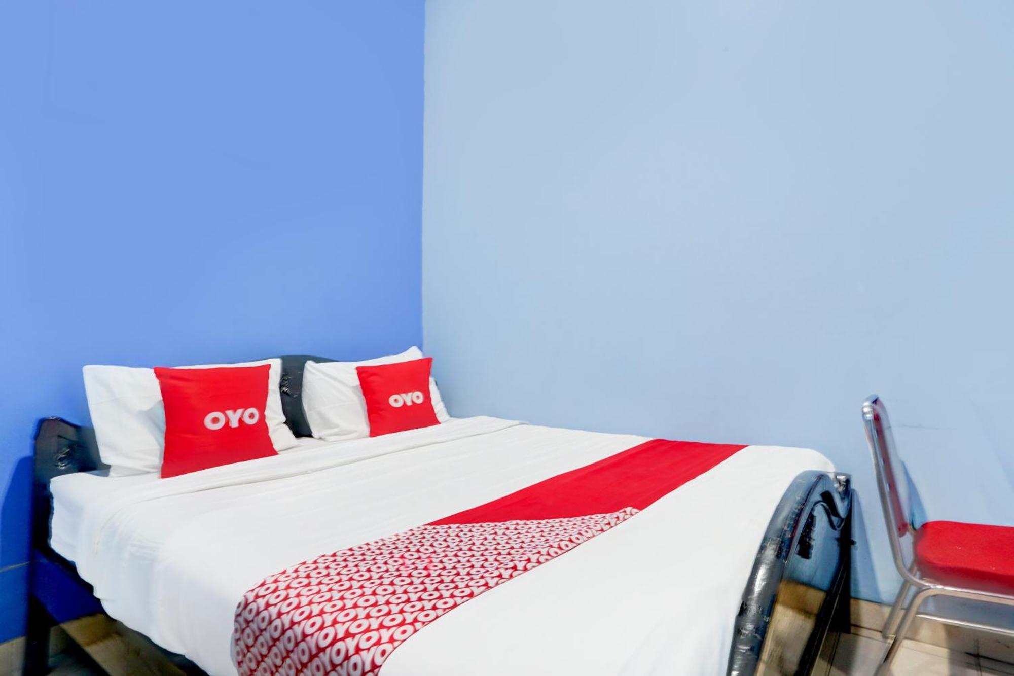 Oyo Life 93083 Nova Jaya 3 Homestay Syariah Lamongan Extérieur photo